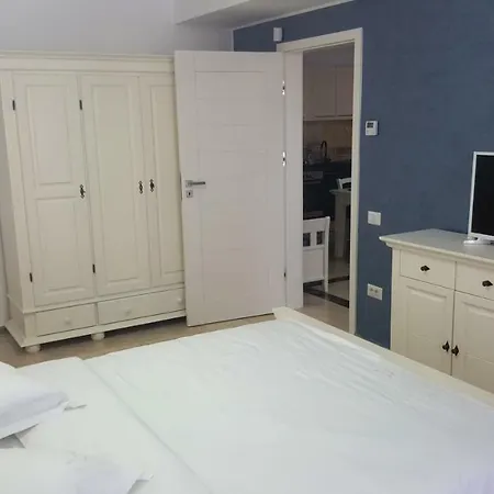 Pollo Apartment Mamaia